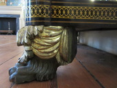 Pier table, detail of paw foot